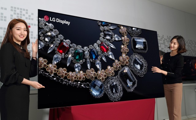 LG представя първия в света 88“ 8K OLED дисплей