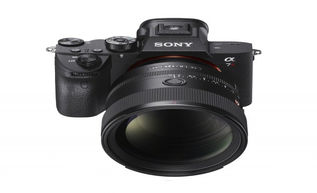 Sony обяви нов пълноформатен 135mm F1.8 G Master обектив със зашеметяваща резолюция, „Боке“ ефект и отлична работа на автофокуса