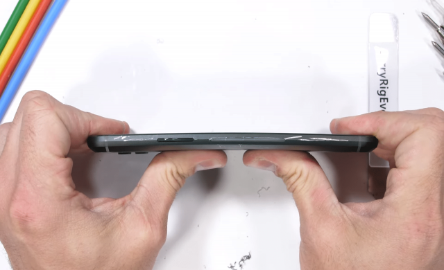 Xiaomi Black Shark 2 показа добра издръжливост 