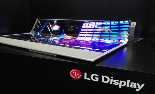 LG показа двуметров гъвкав дисплей 