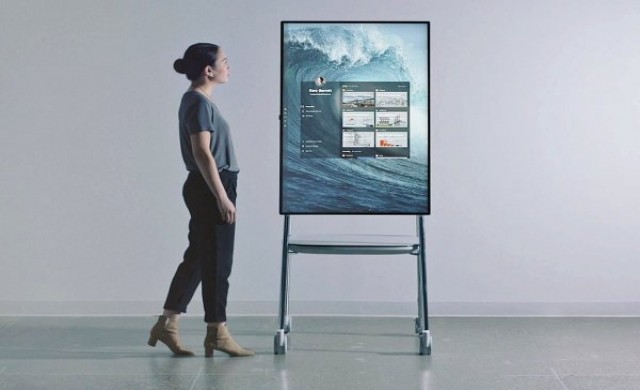 Стенният компютър Surface Hub 2