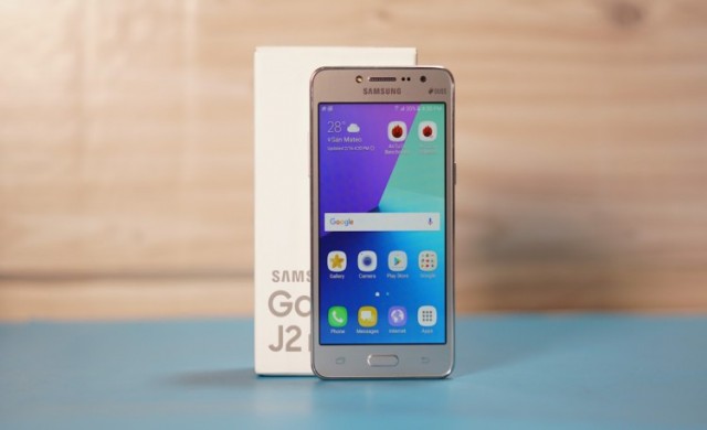 Samsung готви компактен и евтин Galaxy J2 (2018)