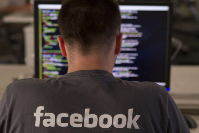 Facebook пуска нова функционалност за петиции