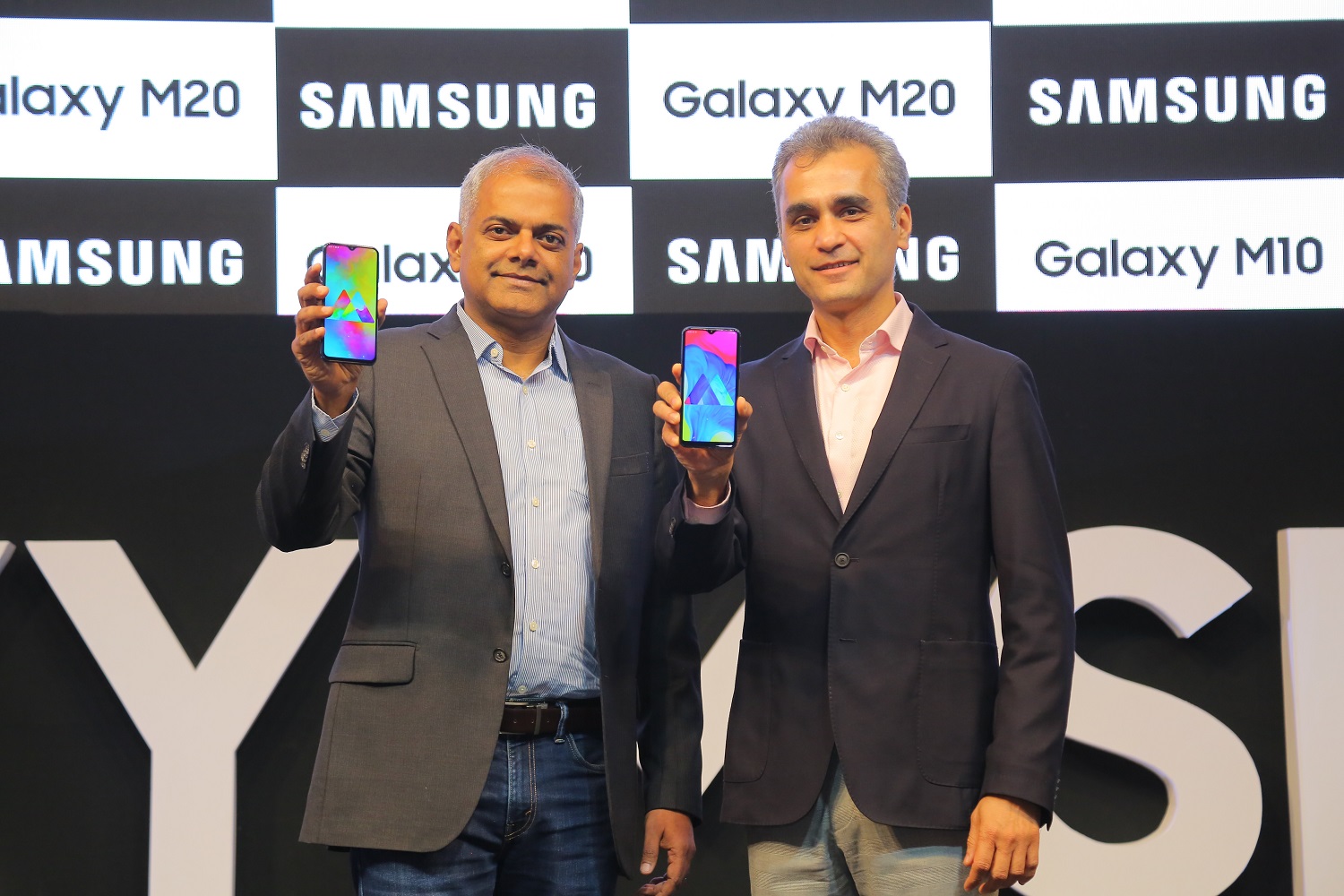 Samsung представи Galaxy M10 и Galaxy M20