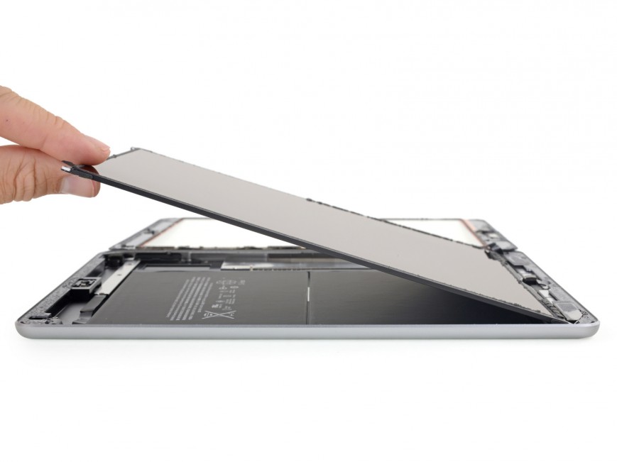 Най-достъпният iPad се оказа кошмар за ремонт