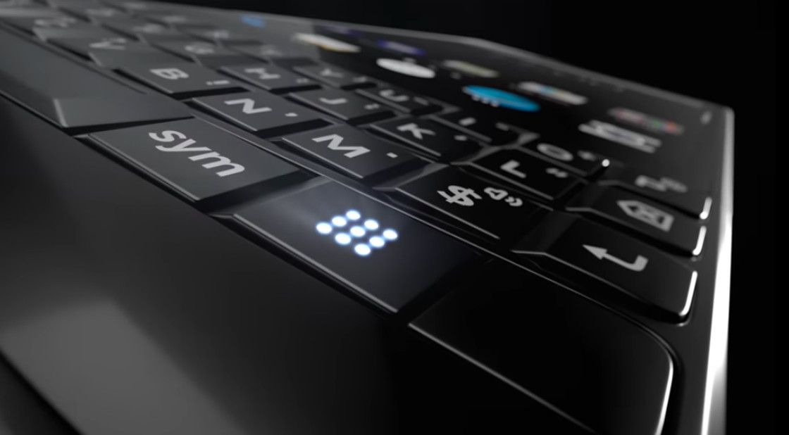 BlackBerry показа част от KEY2