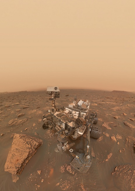 Curiosity си направи селфи насред пясъчна буря на Марс