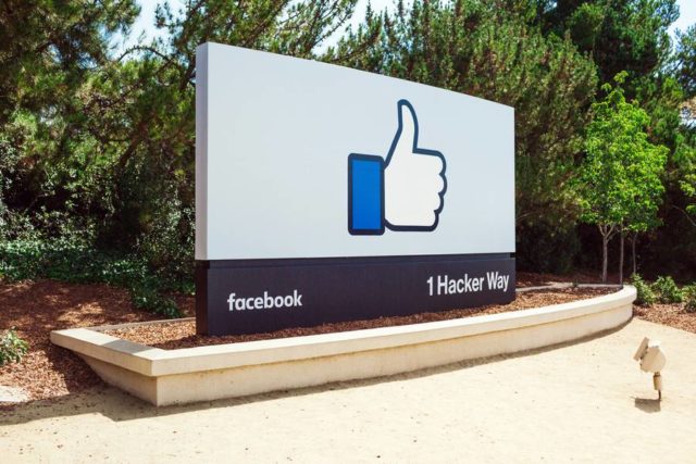 Facebook с патент, предсказващ локацията ви